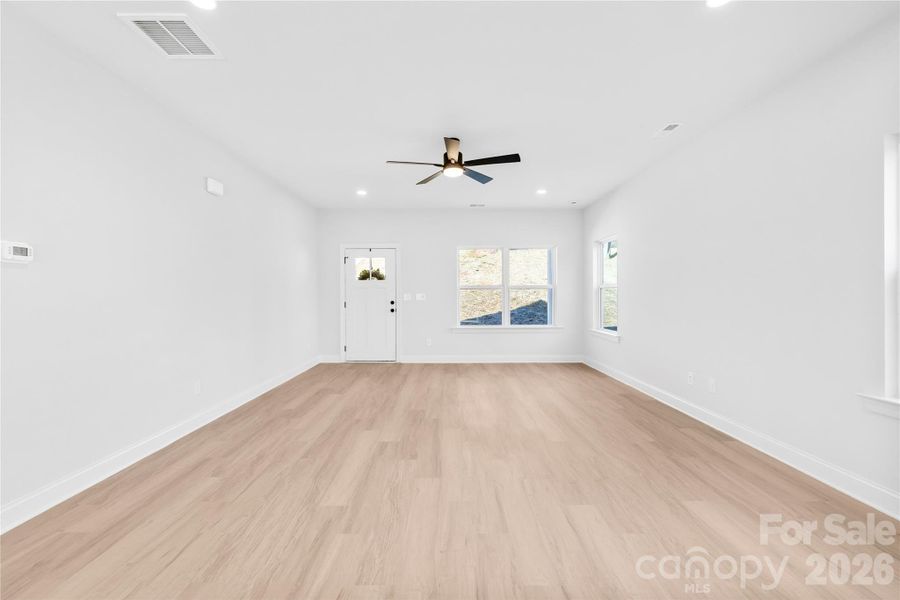 Spacious, unfurnished interior of a new home in , Kings Mountain (Image 18).