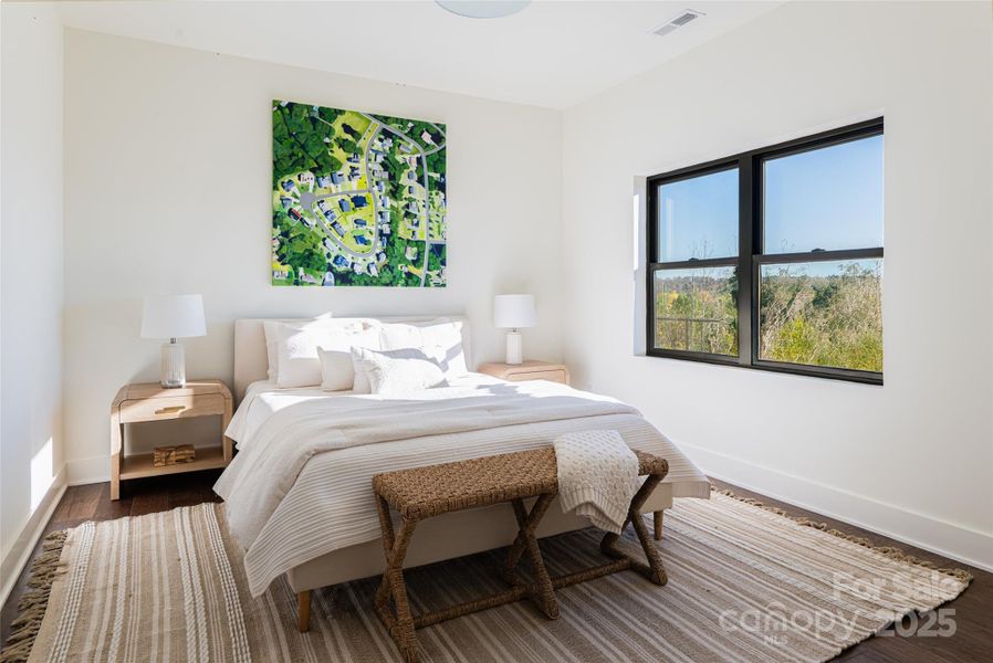 Lower level guest bedroom 1 - Similar