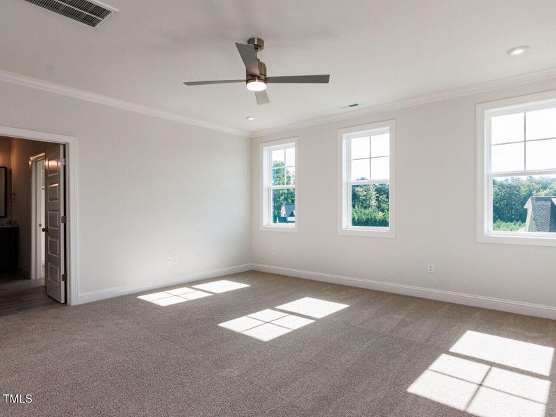 023-1280x960-primary-bedroom