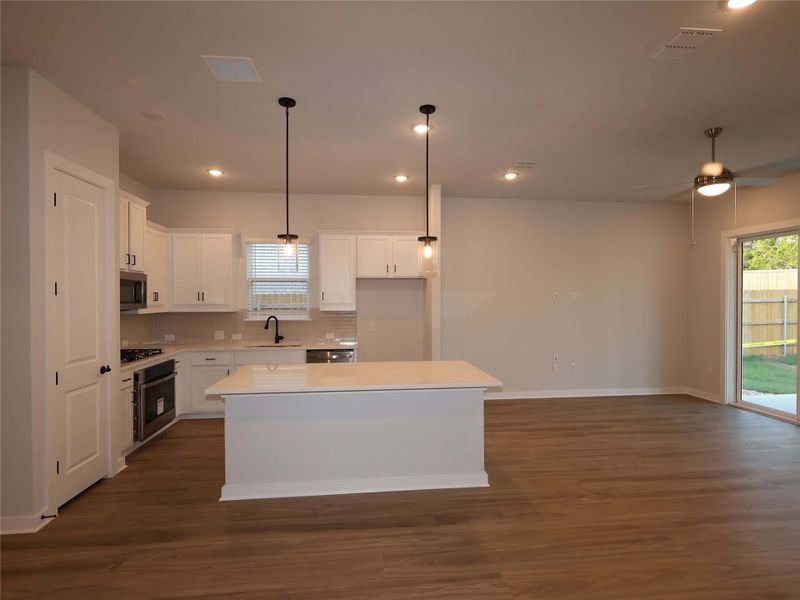 Furnished interior view inside a new home in Cedar Brook, Leander (Image 10).