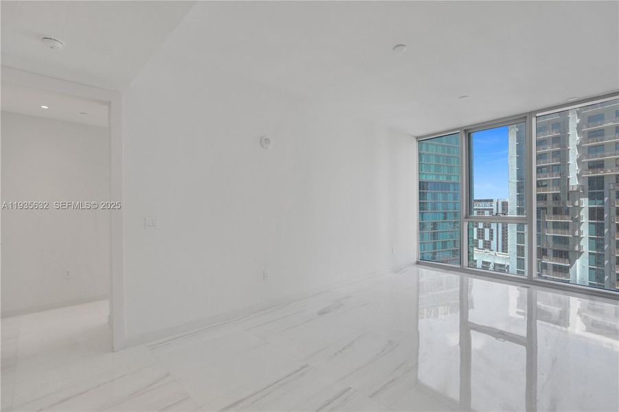 Spacious, unfurnished interior of a new home in , Miami (Image 31).