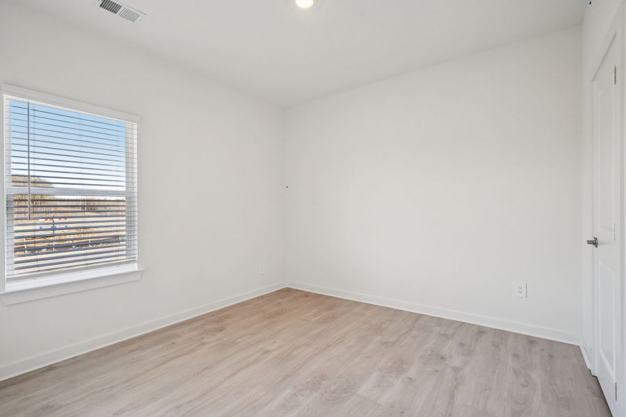 Spacious, unfurnished interior of a new home in Mansker Farms - Bronze Series, Hendersonville (Image 14).