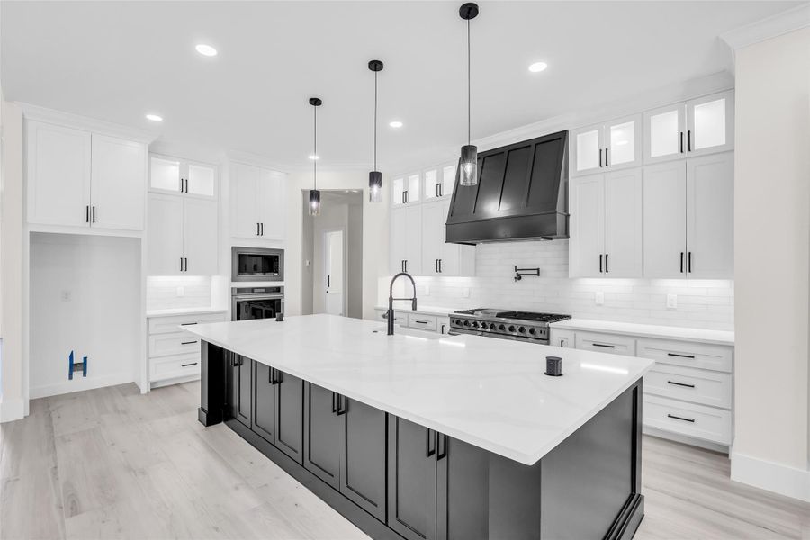 Furnished interior view inside a new home in , Tomball (Image 12).