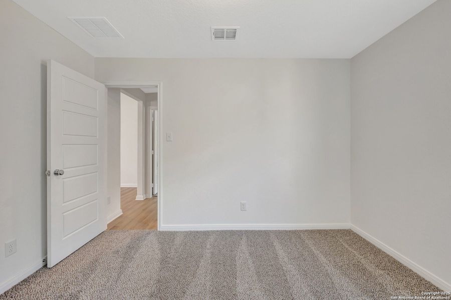 Spacious, unfurnished interior of a new home in Park Place, New Braunfels (Image 16). Spacious, unfurnished interior of a new home in Park Place, New Braunfels (Image 16).