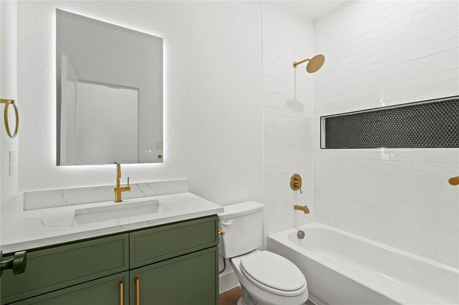 Furnished interior view inside a new home in , Dallas (Image 9).