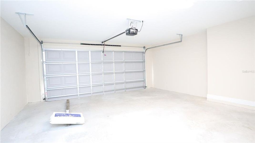 Spacious, unfurnished interior of a new home in , Brooksville (Image 16).