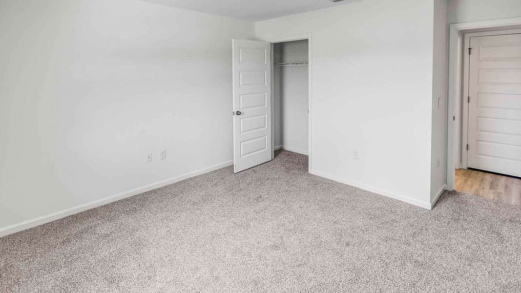Representative unfurnished interior of a home built from the Lismore by D.R. Horton in Ashton Park Phase III, Freeport (Image 22).