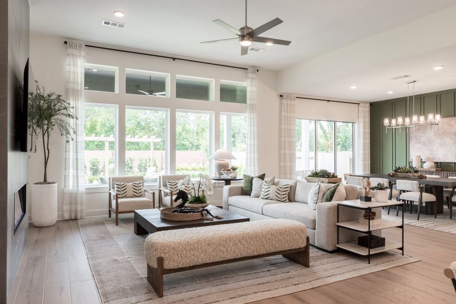 Representative furnished interior of a home built from the Fulbright by Tri Pointe Homes in Sienna 60’, Missouri City (Image 16).