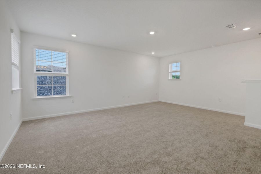 Spacious, unfurnished interior of a new home in Amberly, Green Cove Springs (Image 32).