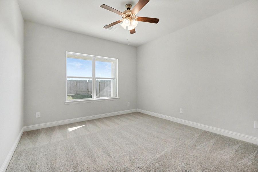 Spacious, unfurnished interior of a new home in Bayou Maison, Dickinson (Image 16).