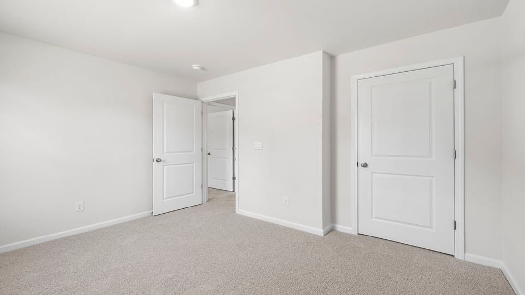 Spacious, unfurnished interior of a new home in Cedar Gap, Fountain Inn (Image 24).