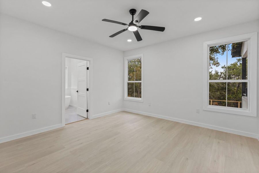 Spacious, unfurnished interior of a new home in , Wimberley (Image 28).