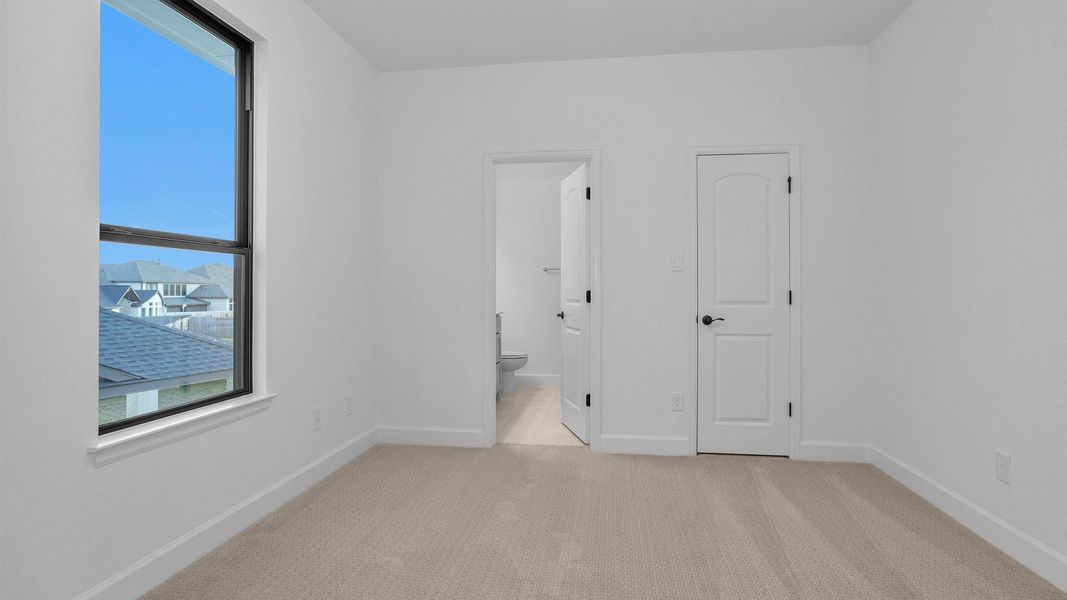 Spacious, unfurnished interior of a new home in Candela South 60', Richmond (Image 12).