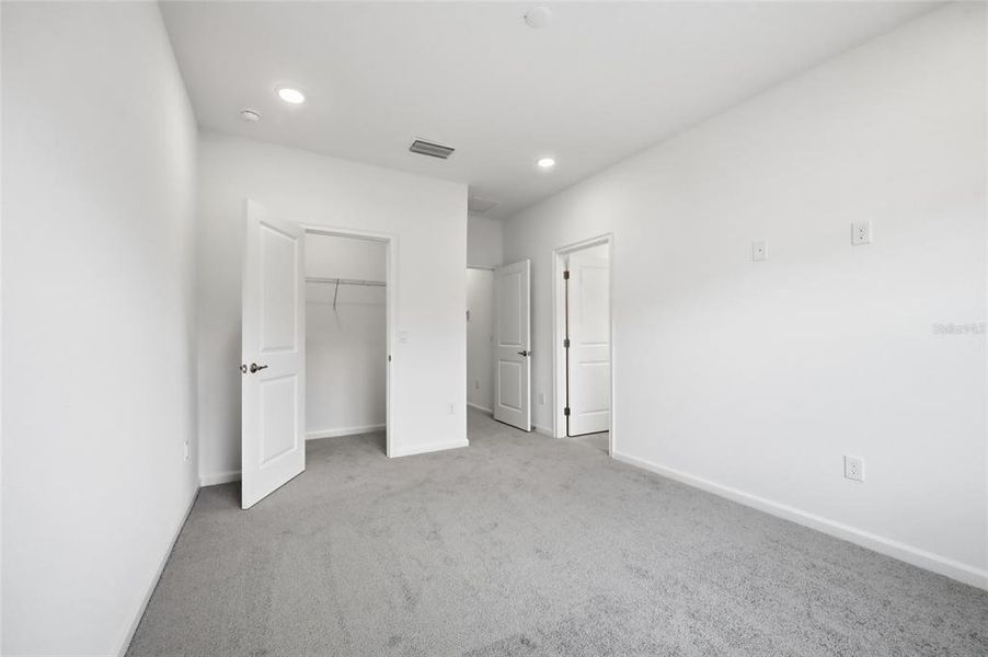 Spacious, unfurnished interior of a new home in Paradiso Grande Resort, Orlando (Image 22).