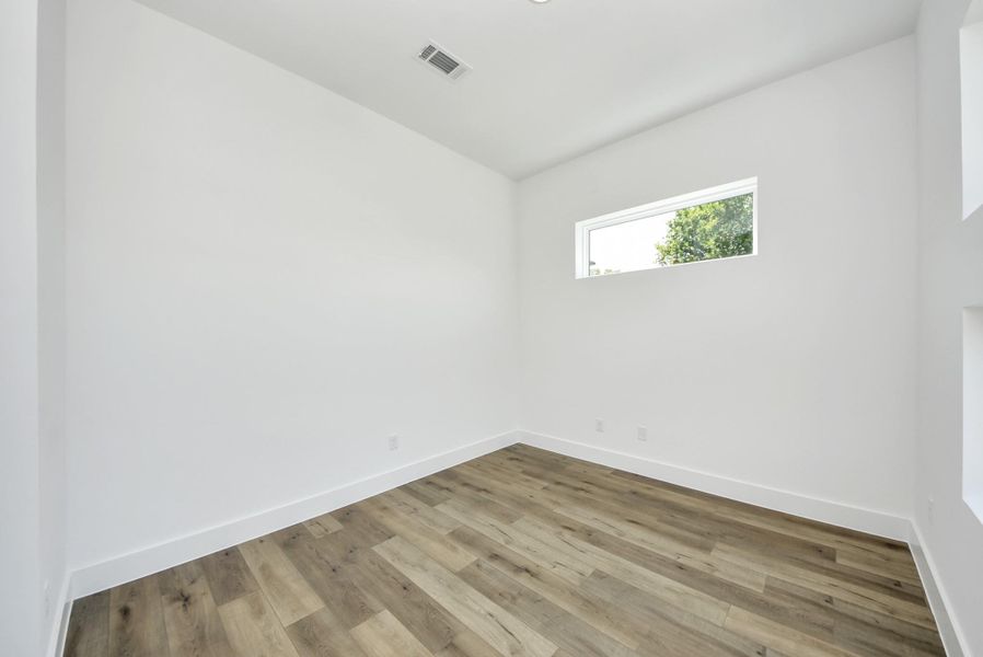 Secondary bedroom
