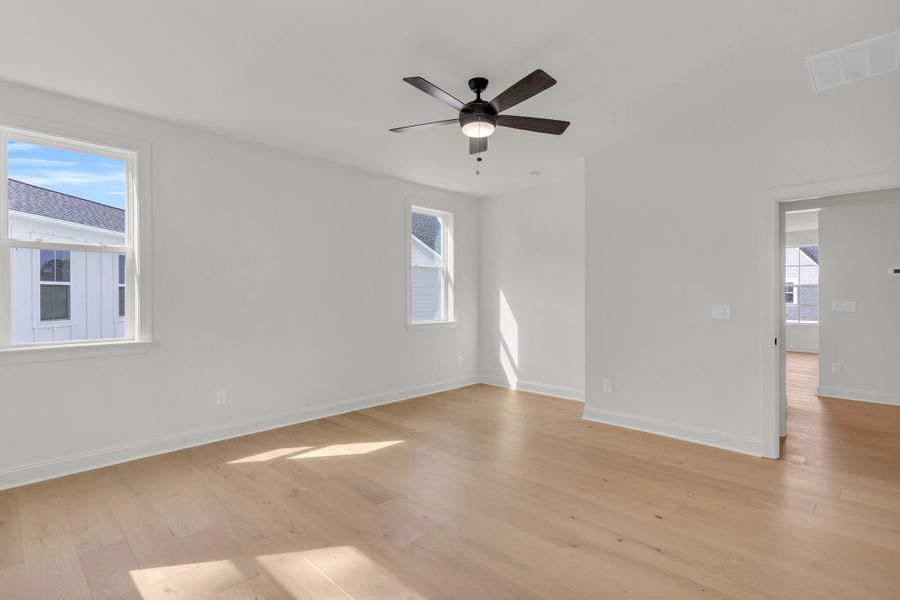 Representative unfurnished interior of a home built from the The Hampton by RobuckHomes in Stonehenge, Raleigh (Image 88).