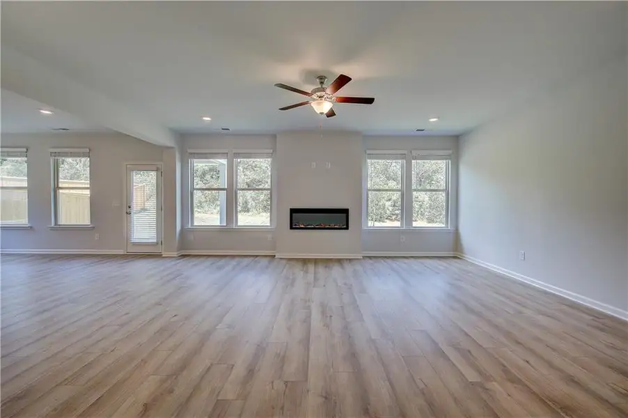 Spacious, unfurnished interior of a new home in Adagio, Dacula (Image 24).