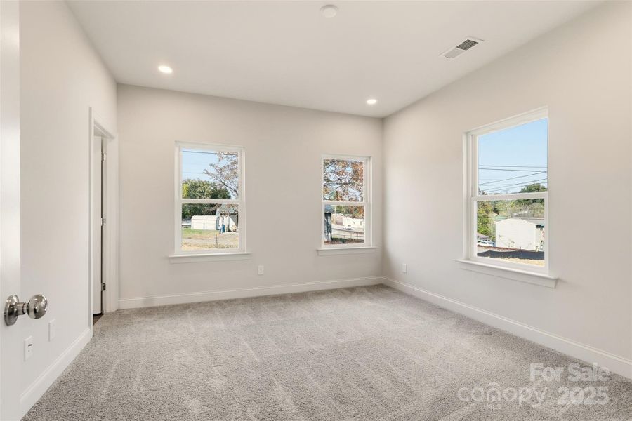 Spacious, unfurnished interior of a new home in , Granite Falls (Image 30).