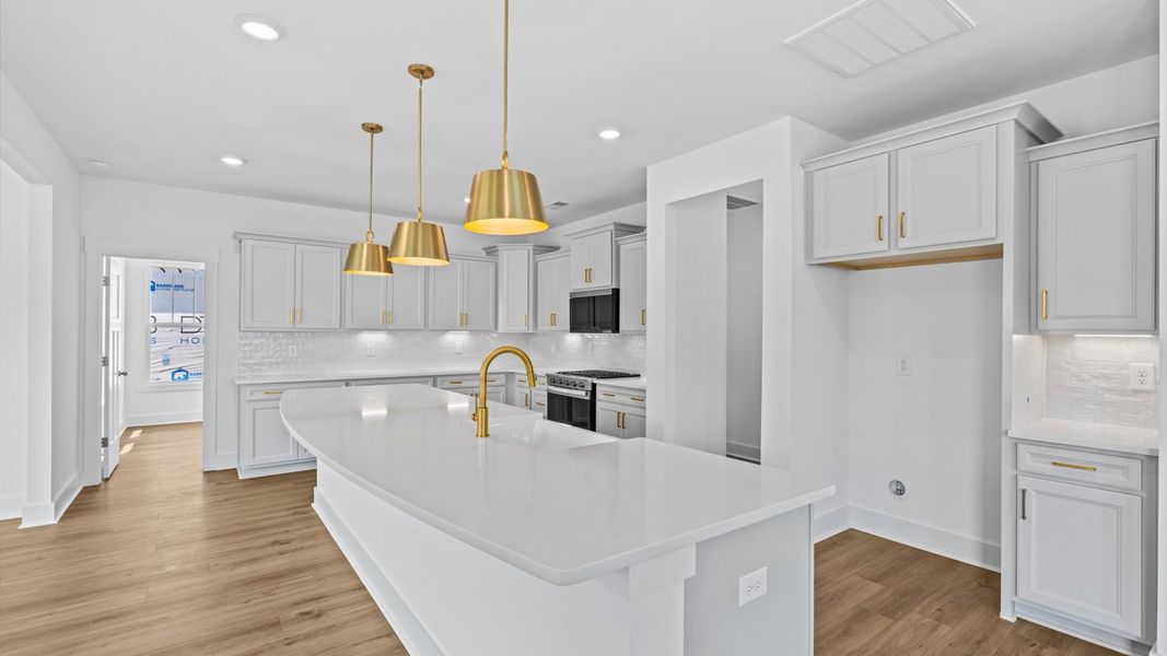 Furnished interior view inside a new home in Wells Crossing, Seneca (Image 7).