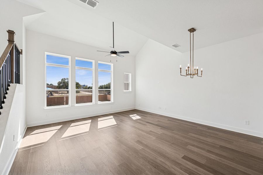 Spacious, unfurnished interior of a new home in Retreat at Oak Park, Houston (Image 22).