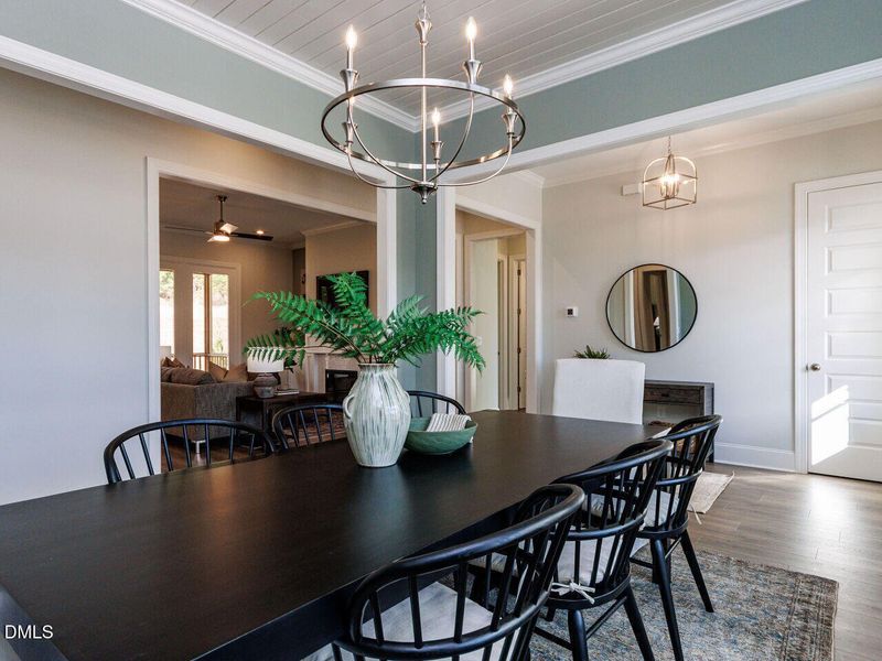 007-1280x960-dining-room