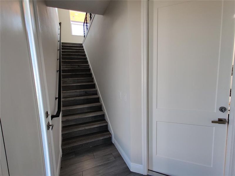 Spacious, unfurnished interior of a new home in , Tampa (Image 15).