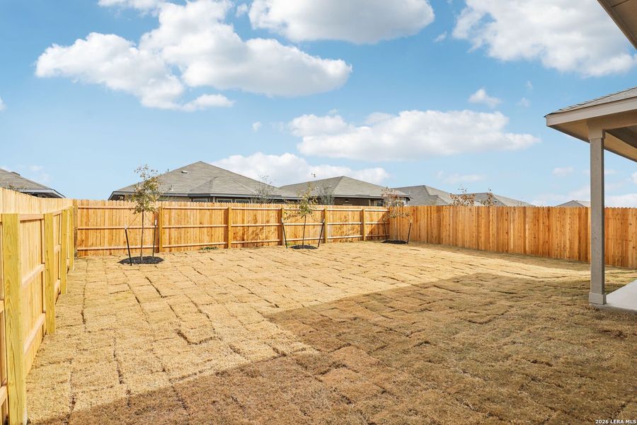 Exterior details and patio area of a home in Catalina, Converse (Image 3).