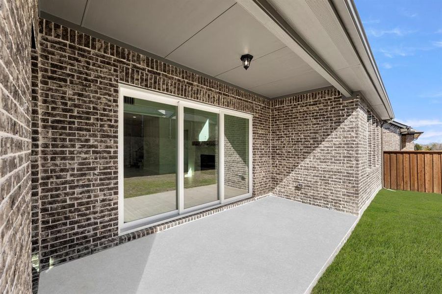 25. 2213 Clairmount - Patio