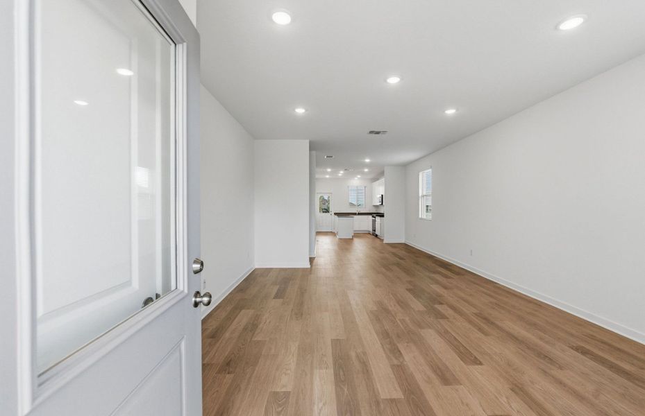 Spacious, unfurnished interior of a new home in La Cima, San Marcos (Image 20).