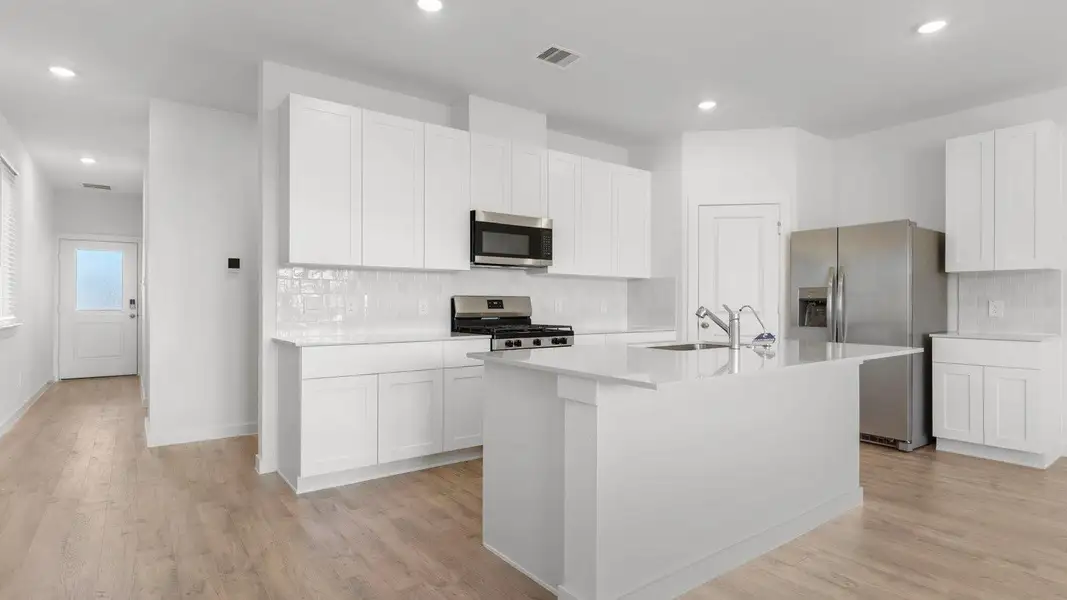 *Options vary. Dimensions approximate. Images/3D tour for illustration only. *Options vary. Dimensions approximate. Images/3D tour for illustration only.