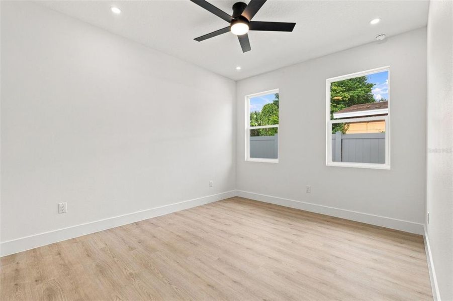 Spacious, unfurnished interior of a new home in , Tampa (Image 22).