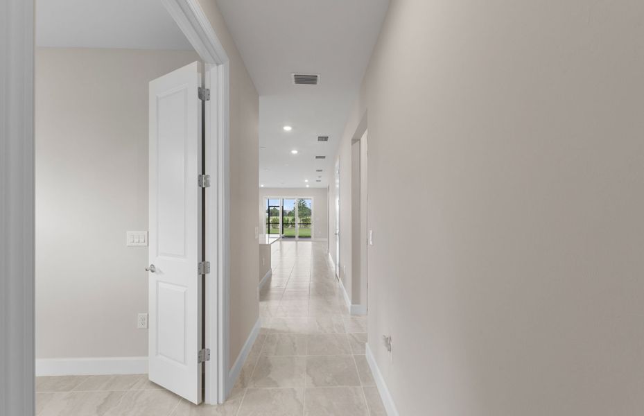 Spacious, unfurnished interior of a new home in Del Webb Oak Creek, North Fort Myers (Image 14).