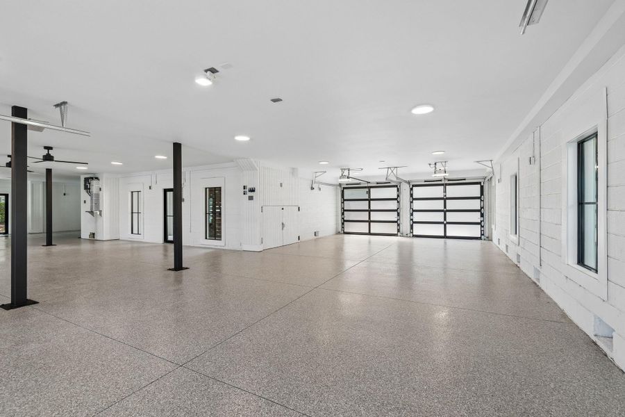 Spacious, unfurnished interior of a new home in , Isle Of Palms (Image 58).