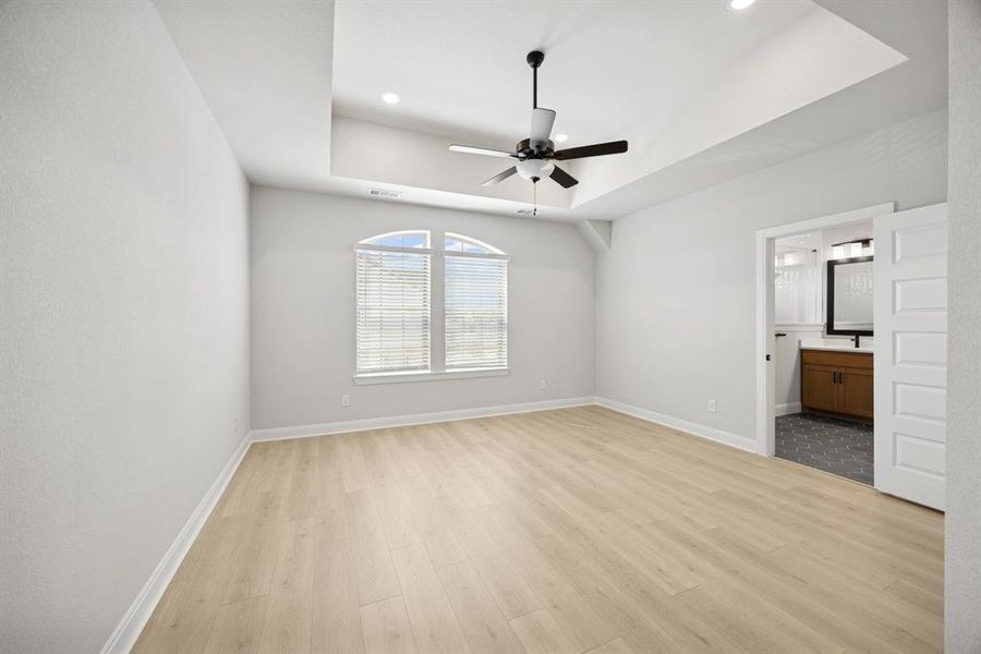 Spacious, unfurnished interior of a new home in Greenville Heights, Dallas (Image 23).