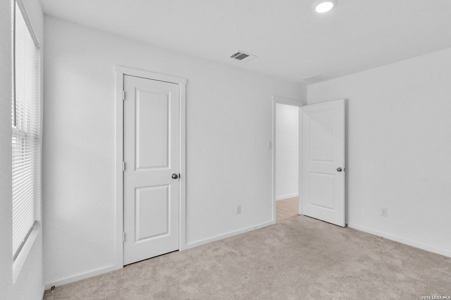 Spacious, unfurnished interior of a new home in , San Antonio (Image 19).