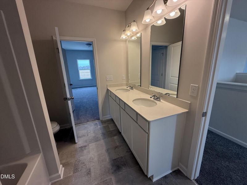 Jack & Jill Bathroom Jack & Jill Bathroom