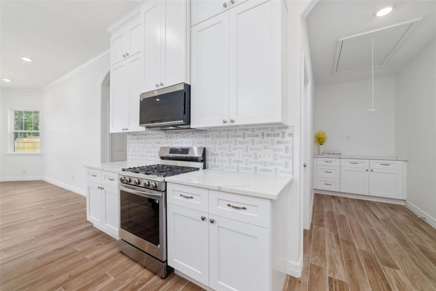 The oven even functions as an air fryer! The oven even functions as an air fryer!