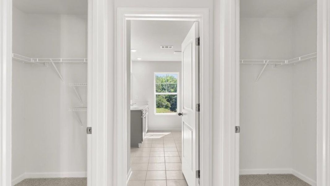 Spacious, unfurnished interior of a new home in Falcon Landing, Gainesville (Image 22).