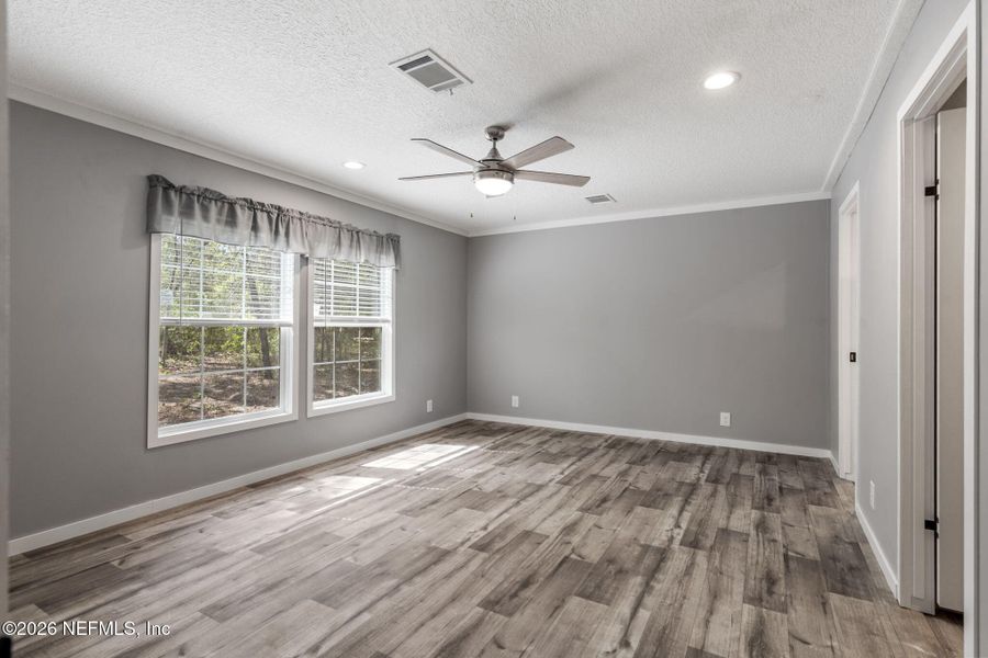 Spacious, unfurnished interior of a new home in , Keystone Heights (Image 21).