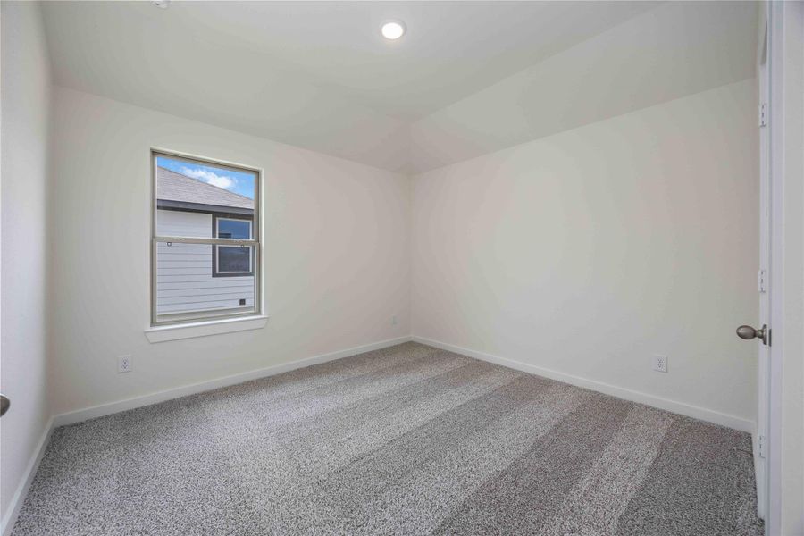 Spacious, unfurnished interior of a new home in Lexington Heights, Willis (Image 19).
