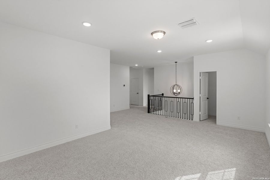 Spacious, unfurnished interior of a new home in Bison Ridge, San Antonio (Image 17).