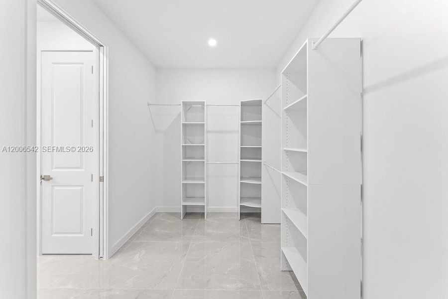 Image 27 of a home in .