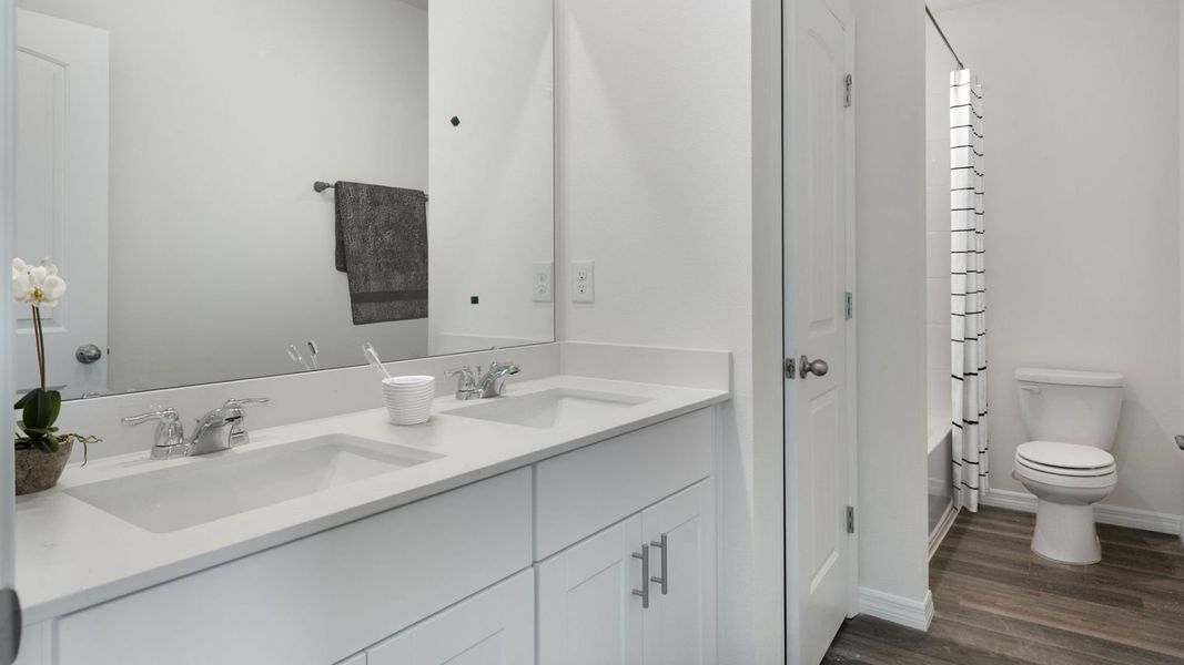 Furnished interior view inside a new home in Waterleigh, Winter Garden (Image 8).