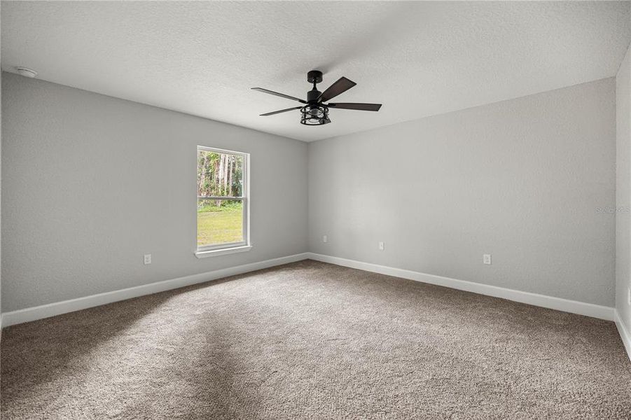 Spacious, unfurnished interior of a new home in , Ocala (Image 13).