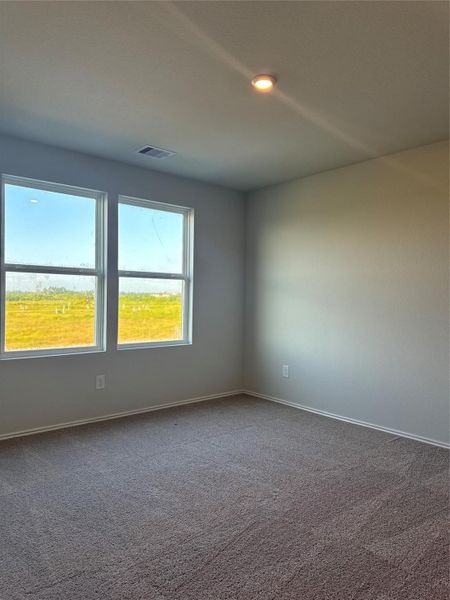 Spacious, unfurnished interior of a new home in Santa Fe, Cleveland (Image 16).