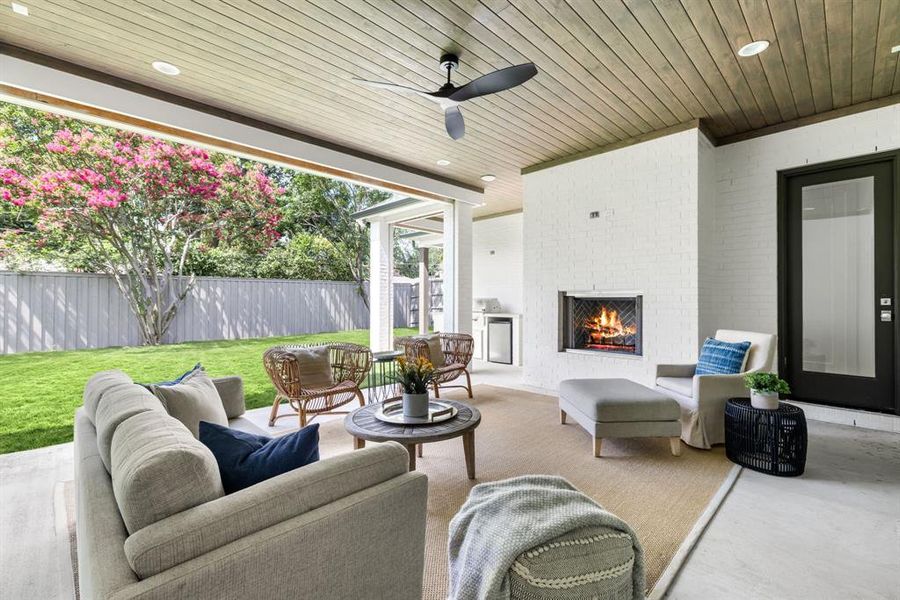 Exterior details and patio area of a home in , Dallas (Image 20). Exterior details and patio area of a home in , Dallas (Image 20).