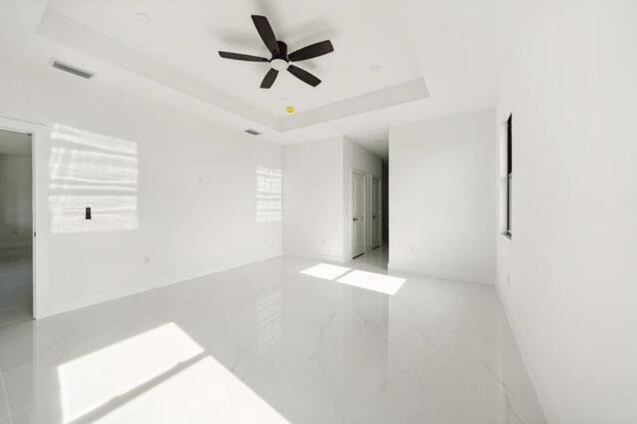 Spacious, unfurnished interior of a new home in , Cape Coral (Image 20). Spacious, unfurnished interior of a new home in , Cape Coral (Image 20).
