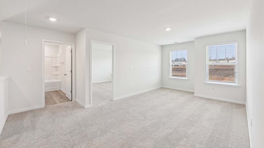 Spacious, unfurnished interior of a new home in Cardinal Creek, Charlotte (Image 26).