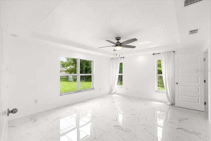Spacious, unfurnished interior of a new home in , Summerfield (Image 34).