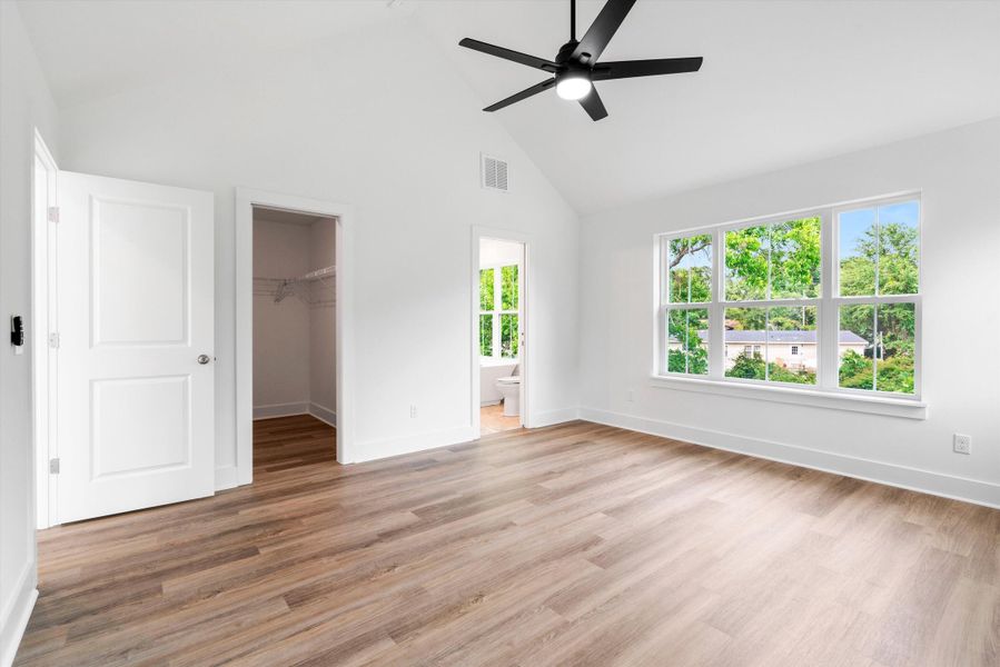 Spacious, unfurnished interior of a new home in , Charleston (Image 31).